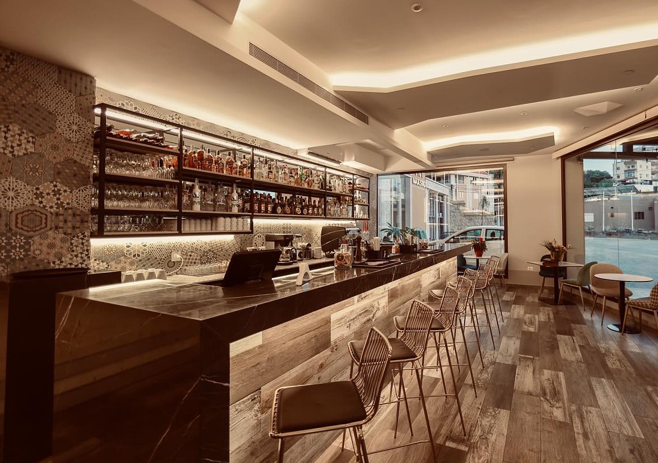 Bar and restaurant at Majestic Byblos Hotel